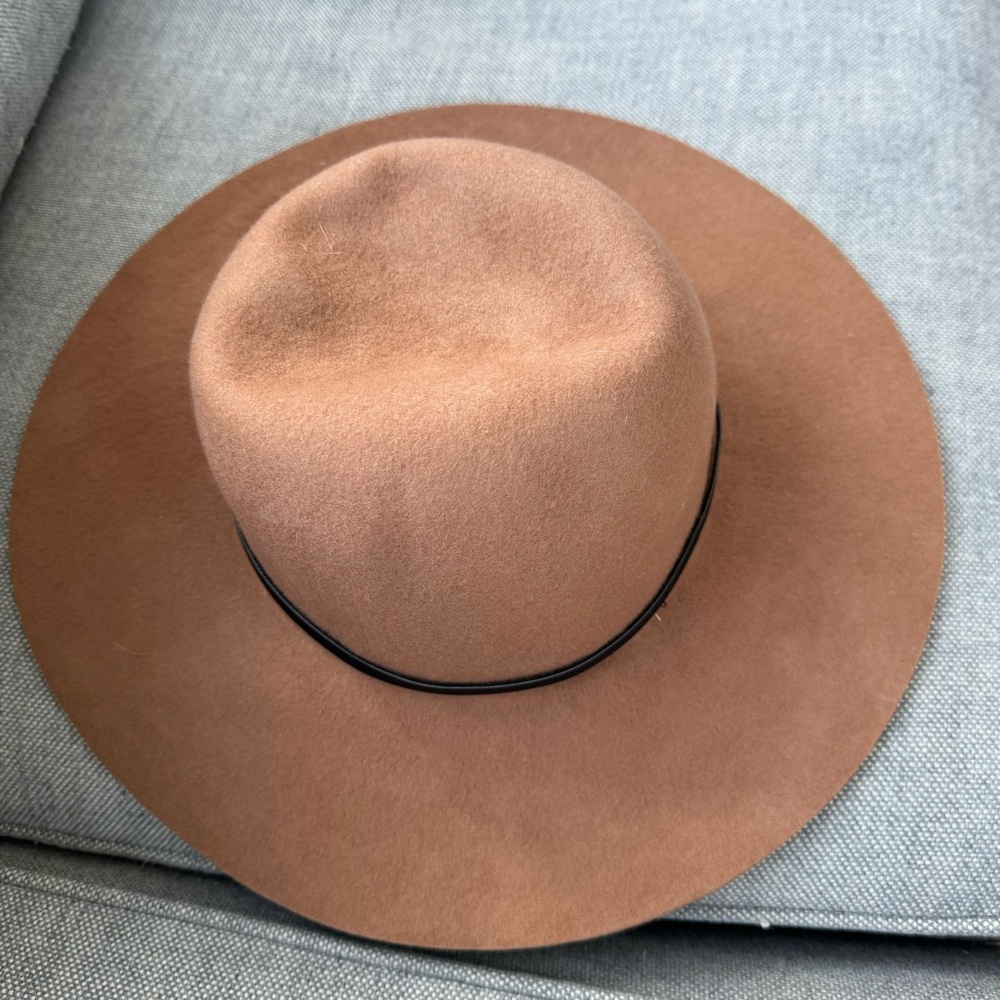 Set of 2 Tan & Black Hats